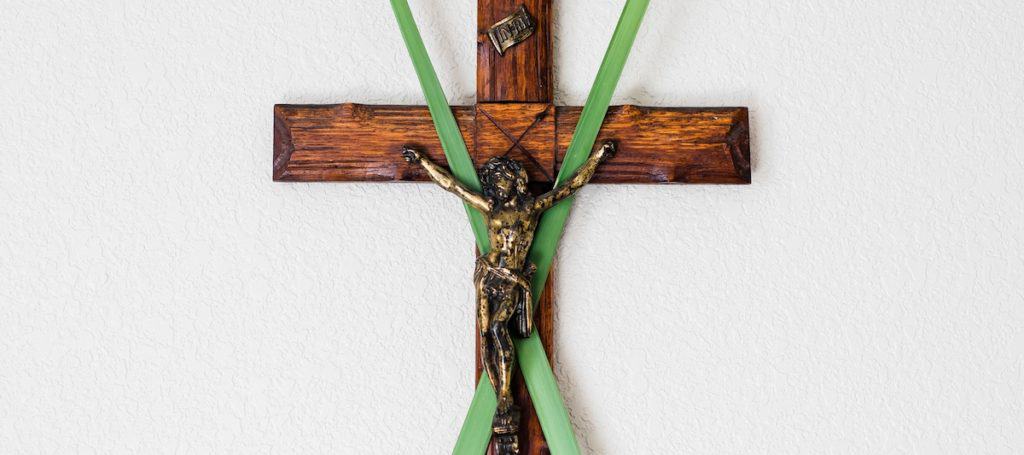 ©grant whitty unsplash Holy Week prep